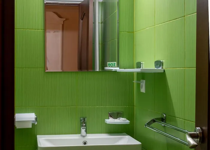 多布罗吉酒店 2*